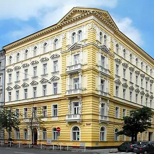 assenzio.praguehotelsweb.com/